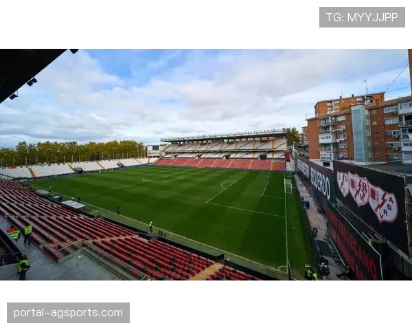 消息:因球迷投掷杂物,马竞被西班牙足协处罚下个主场部分看台关闭